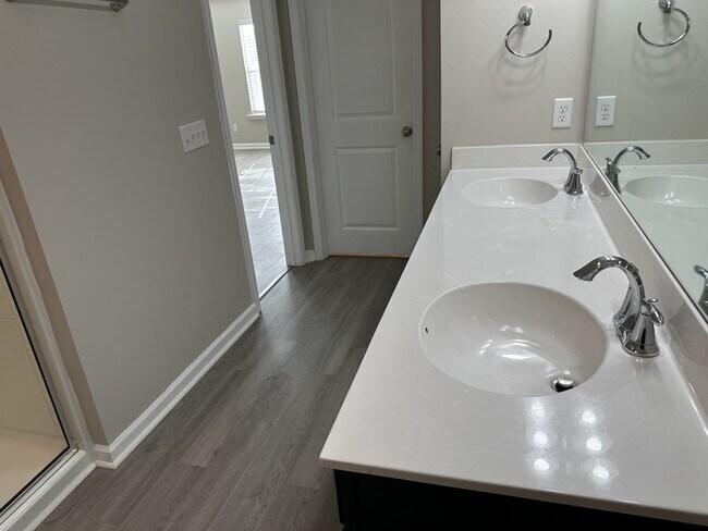 Building Photo - 48 Bellasera Wy