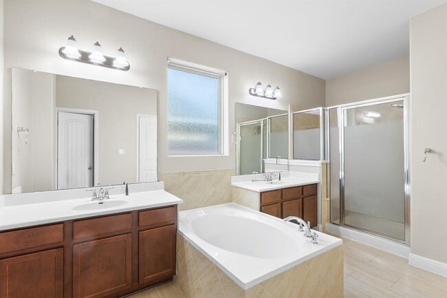 Building Photo - 10824 Dinah Dr