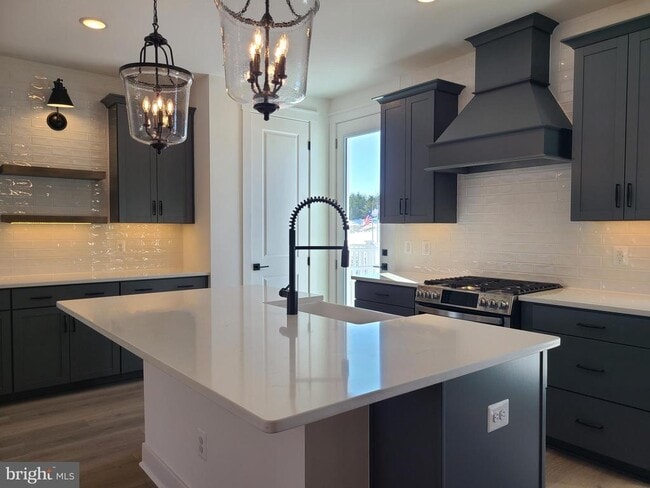 Building Photo - 5046 Bigleaf Rd