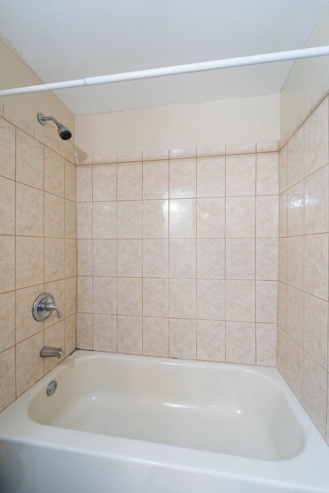 Building Photo - Beautiful 2 Story 3 BD 3.5 BA home in Burtonsville, MD