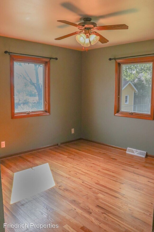 Building Photo - 4 br, 2 bath House - 3310 Tripp St.