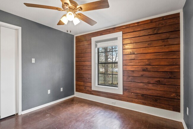 Building Photo - 31 County Rd 2132