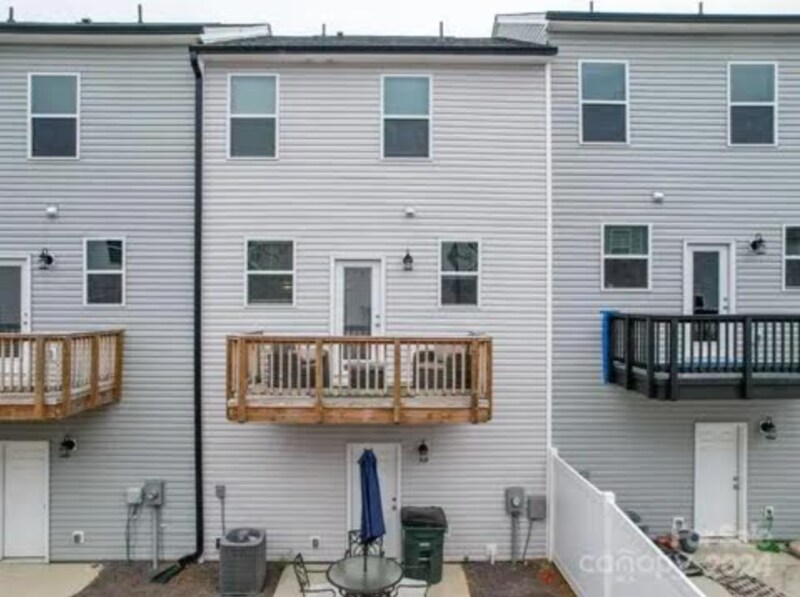 Building Photo - 12026 Chesapeake Mallard Dr