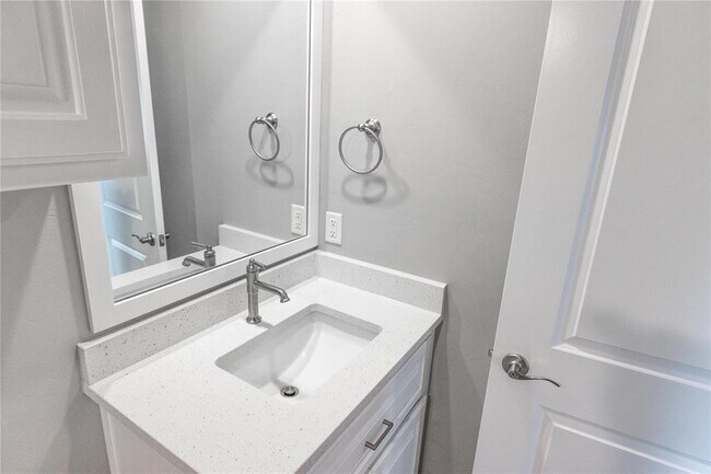Building Photo - 16140 Verbena Cir