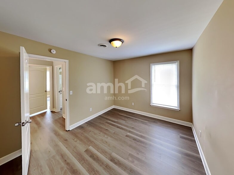 Building Photo - 1423 Shoreside Dr