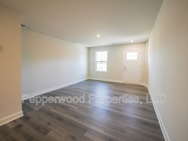 Building Photo - 4555 Duparc Way