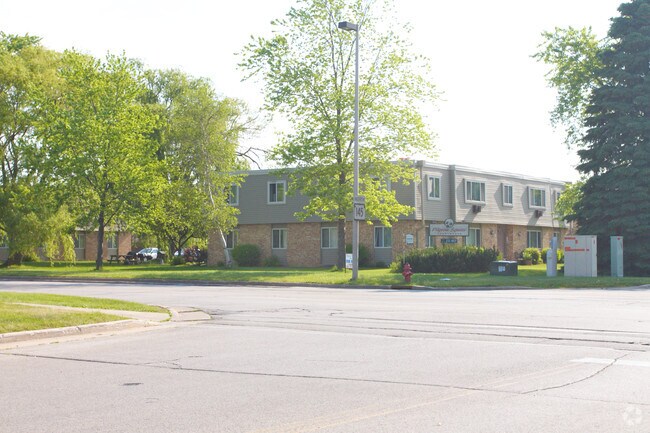 Building Photo - W156 N11374 Pilgrim Rd