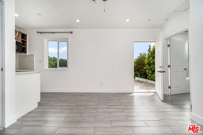 Building Photo - 4431 Lynnfield St