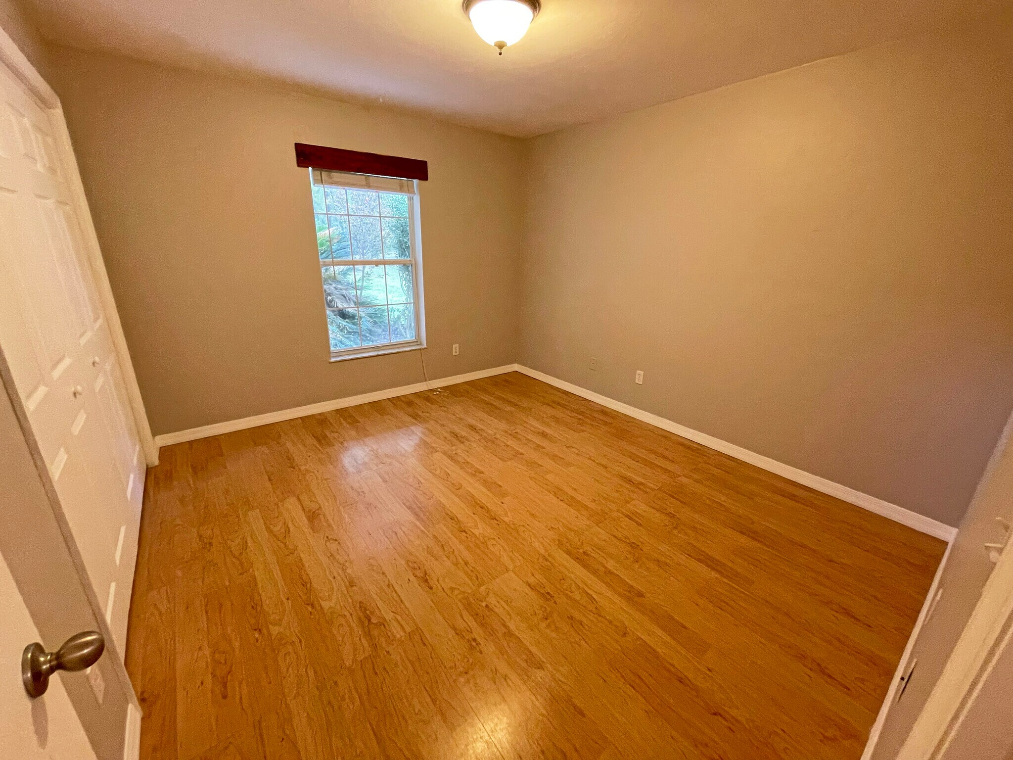 Building Photo - 417 SW Barney St