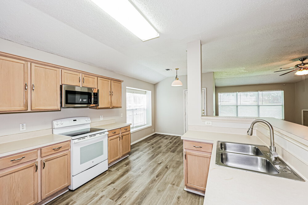Building Photo - 322 Oakhurst Dr