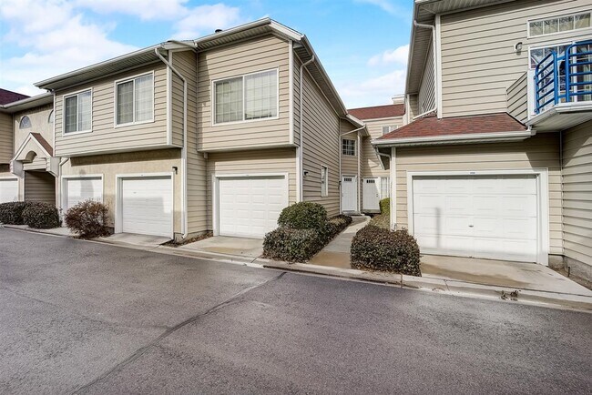 Building Photo - Crosspointe (1458)