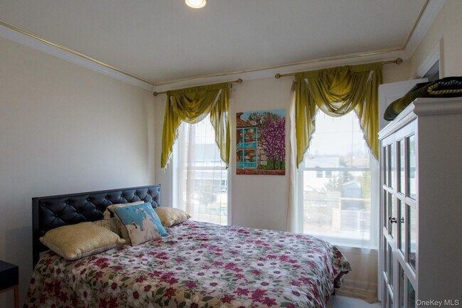 Building Photo - 126 Trafalgar Dr