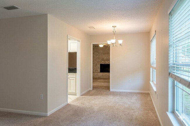 Building Photo - Charming Corner Lot Home In Destin!