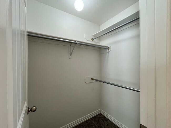 Building Photo - 319 Princess Place