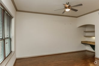 Interior Photo - Camden Travis Street