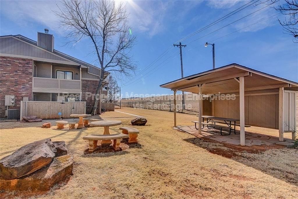 Building Photo - 11431 Springhollow Rd