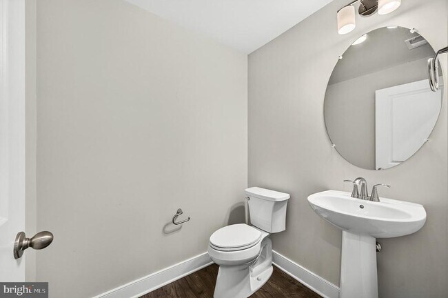 Building Photo - 1013 S Taylor Ct