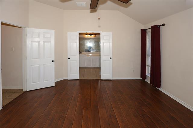 Building Photo - 1615 Bur Oak Dr