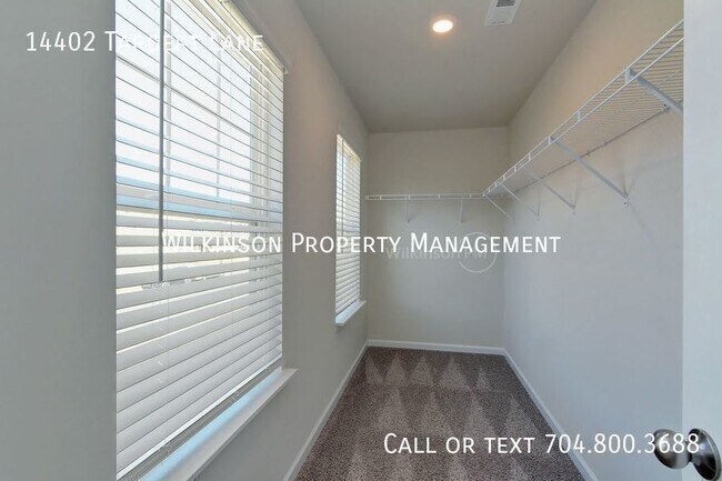 Building Photo - 14402 Targert Ln