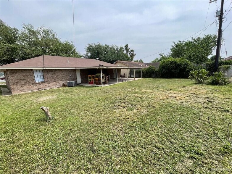 Building Photo - 2903 Loma Linda Cir