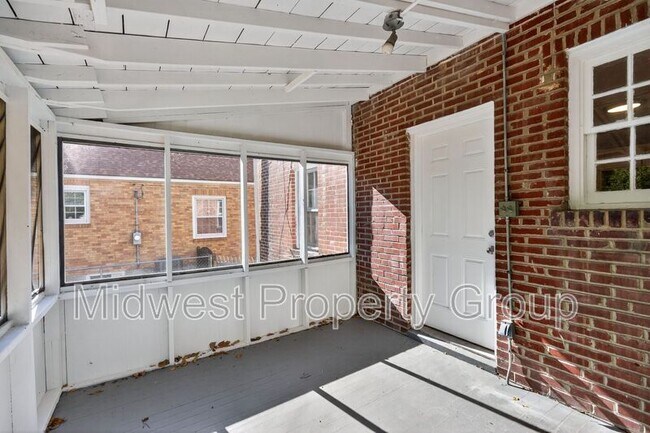 Building Photo - 46 N Harvey Ave