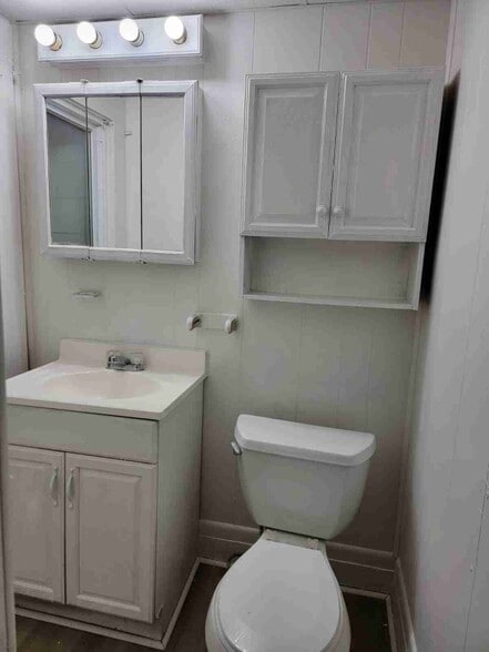 Building Photo - 324 S 4th St