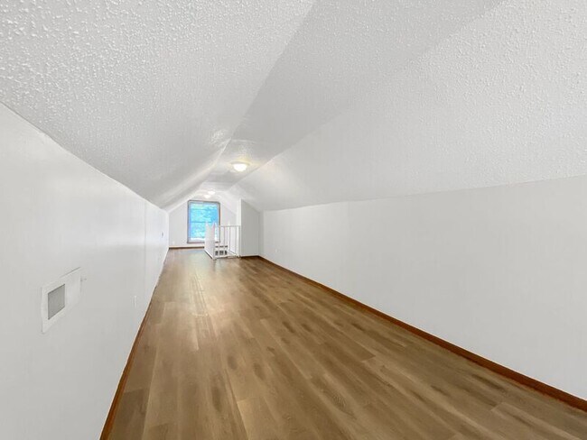Building Photo - 6608 E 67th St