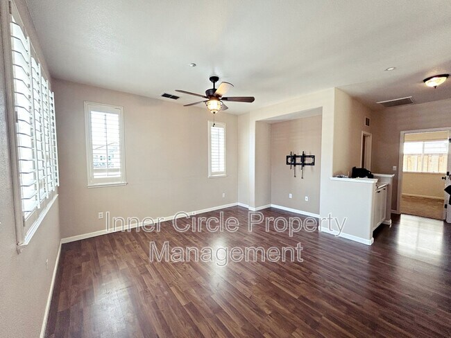 Building Photo - 253 Creektrail Ct
