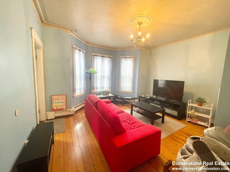 Building Photo - 1572 Tremont St