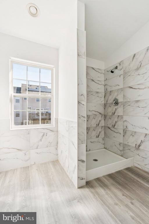 Building Photo - 120 Douglas Dr