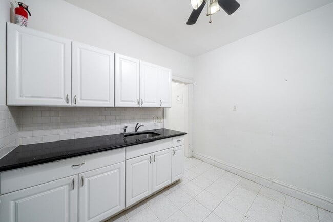 Building Photo - 6601 Broadway