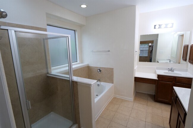 Building Photo - 803 Harbor Lakes Ln