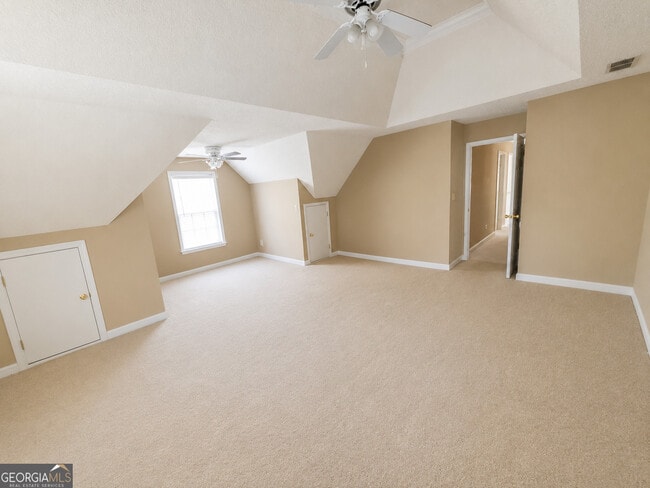 Building Photo - 825 Stone Glen Ct