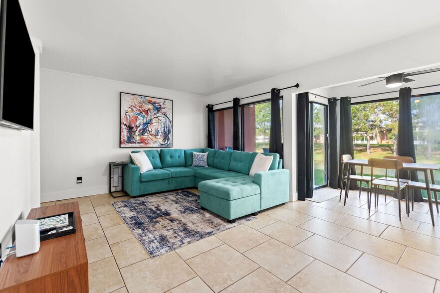 Building Photo - 4000 Gulf Terrace Dr