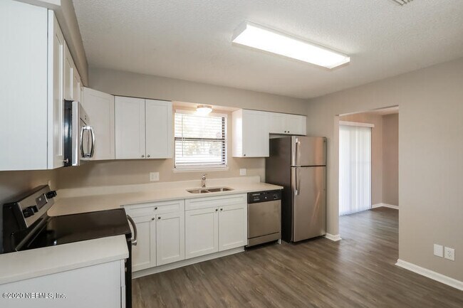 Building Photo - 301 North St