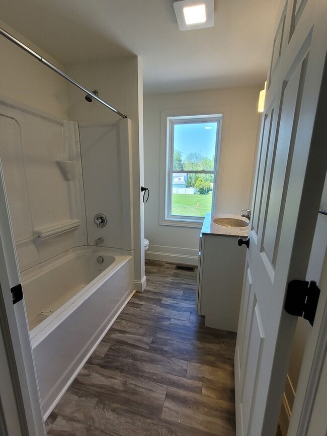 Building Photo - Newly renovated 3 bedroom Townhome - Gordonville