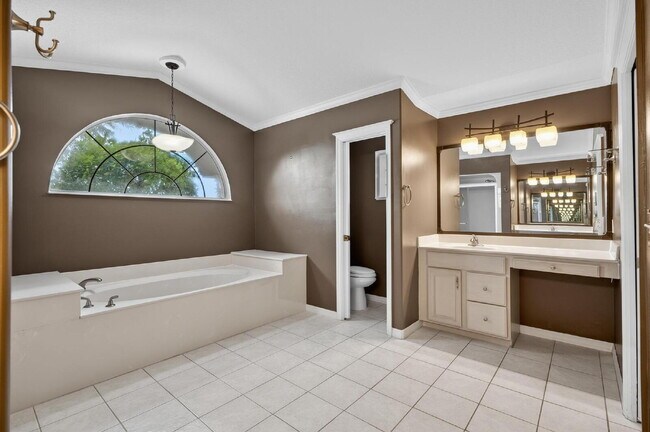 Building Photo - PINE LAKES POOL HOME