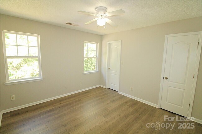 Building Photo - 409 Peachtree Rd