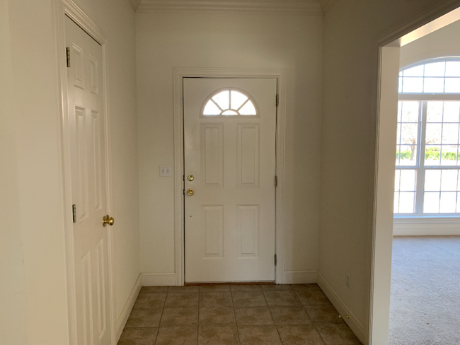 Building Photo - 702 Tunbridge Dr