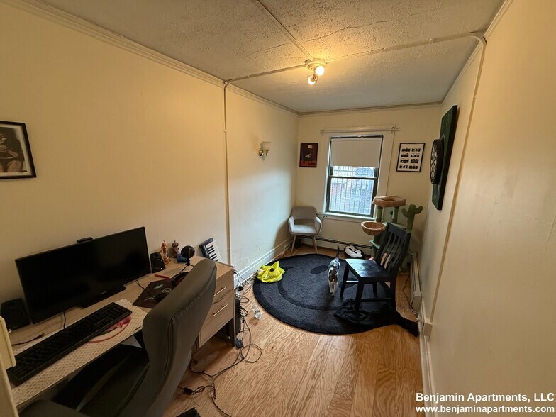 Building Photo - 94 W Cedar St