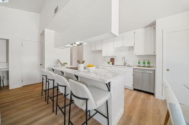 Building Photo - 2865 Ponte Mira Way