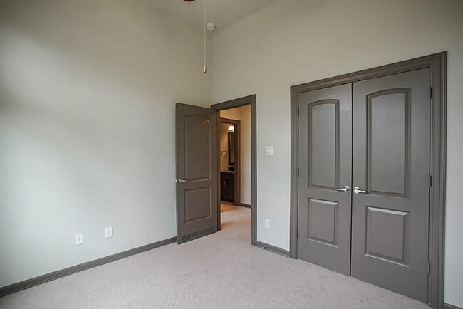 Building Photo - 103 Aventura Pl