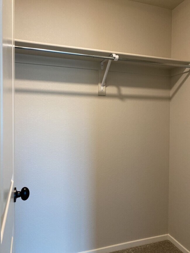 Building Photo - Stunning Townhome in Northridge Trails