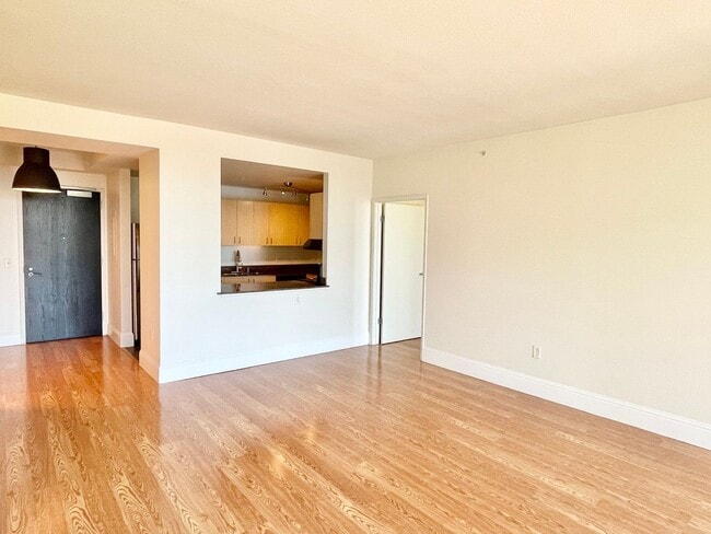 Building Photo - 2BR/2BA Remodeled Condo in the Towers! NEW...