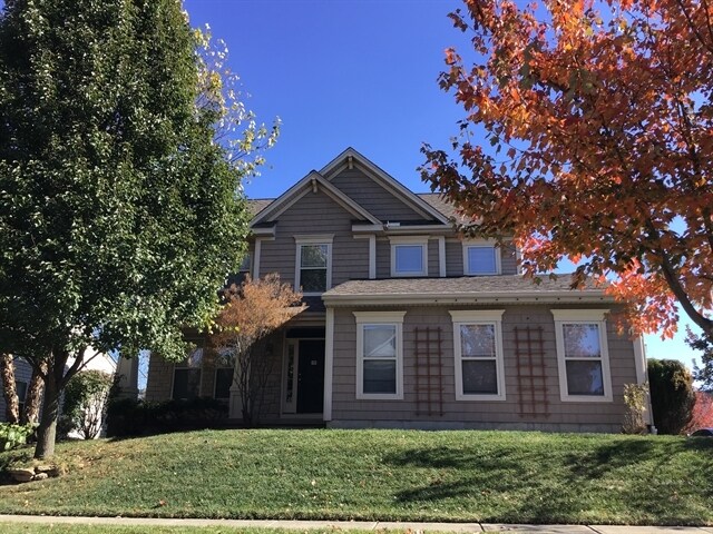 Primary Photo - 270 Huntington Dr