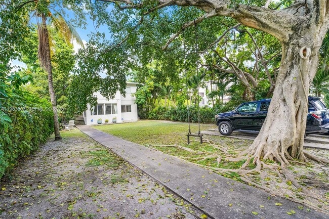 Building Photo - 171 NE 46th St