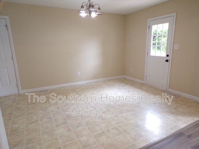 Building Photo - 1425 Hammerhill Rd