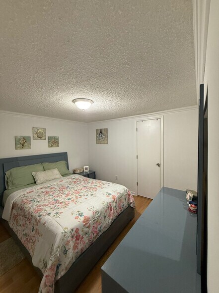 Building Photo - 354 Vaca Rd