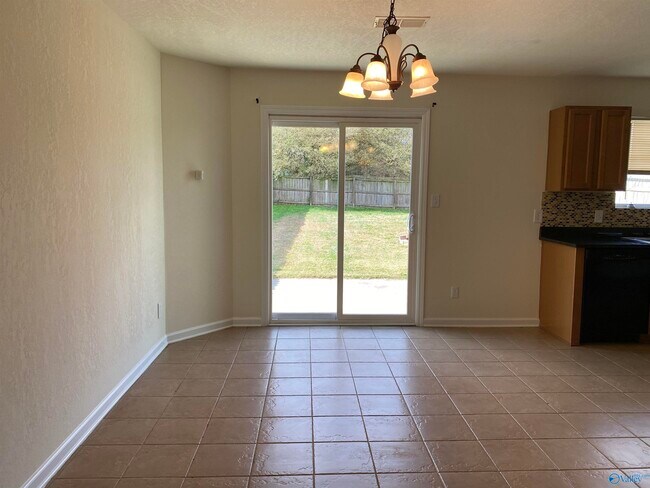 Building Photo - 3071 Lakeland Dr SW