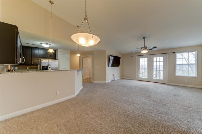 Building Photo - 613 Ivy Ridge Dr
